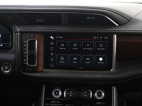 Used 2023 GMC Yukon XL Denali Ultimate image 16