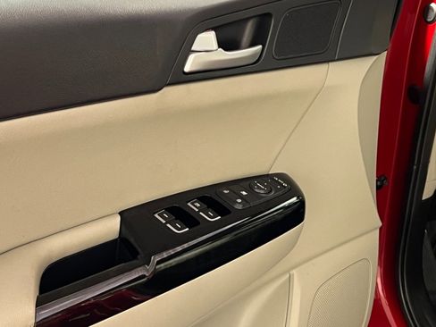 Used 2021 Kia Sportage EX image 17