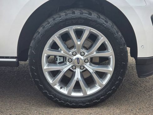 Used 2018 Ford Expedition Limited w/ Equipment Group 302A AWD/4WD image 38