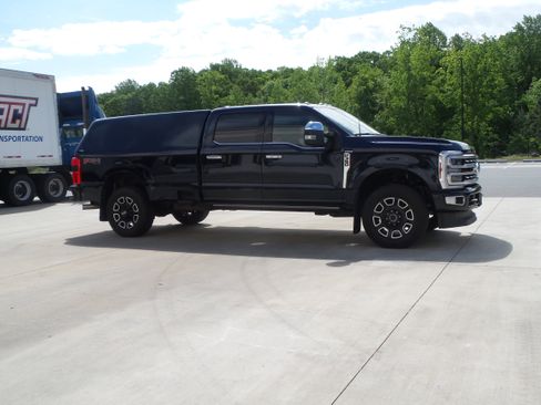 Used 2024 Ford F350 Platinum w/ FX4 Off-Road Package AWD/4WD image 12