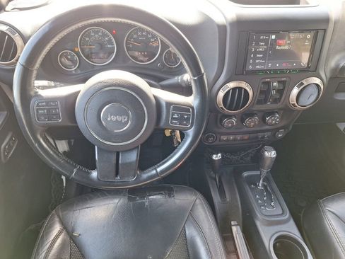Used 2016 Jeep Wrangler Unlimited Sahara image 17