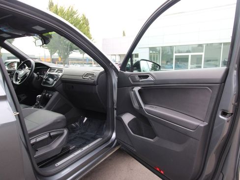 Used 2019 Volkswagen Tiguan SEL Premium R-Line AWD/4WD image 18