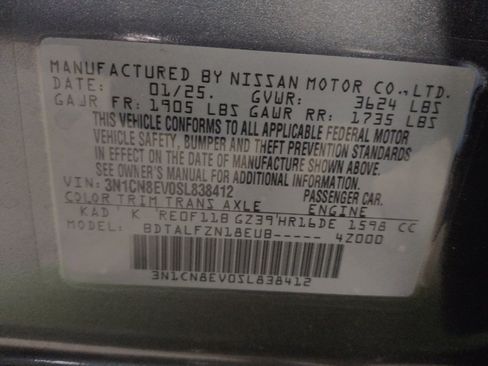 Used 2025 Nissan Versa SV FWD image 33