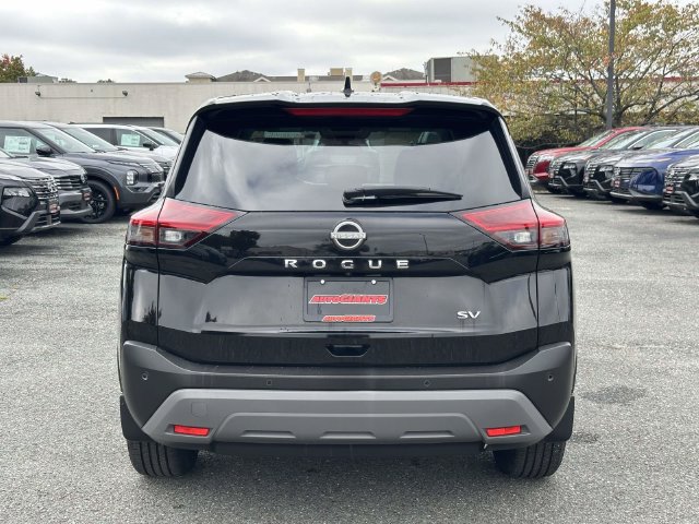 Used 2023 Nissan Rogue SV FWD image 4