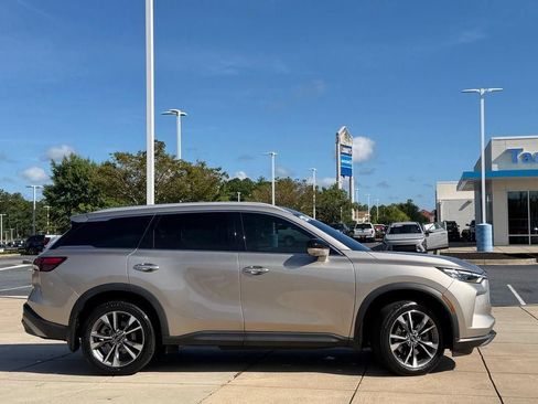 Used 2022 INFINITI QX60 Luxe w/ Performance Audio Package FWD image 5