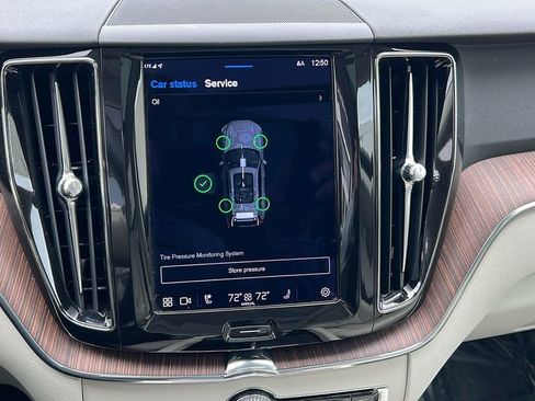 Used 2022 Volvo XC60 B5 Momentum w/ Climate Package image 31