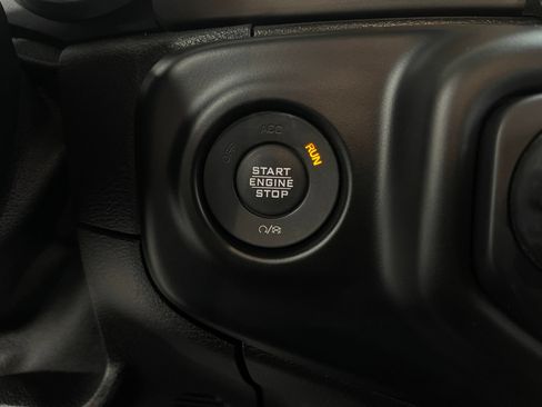 Used 2020 Jeep Wrangler Unlimited Sahara w/ Uconnect 4C Nav & Sound Group AWD/4WD image 19