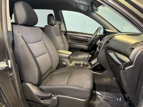 Used 2011 Kia Sorento 2WD w/ Convenience Pkg image 20