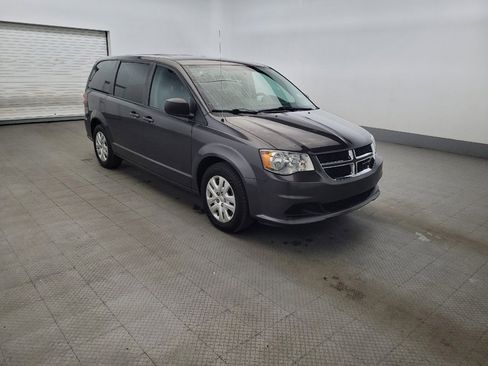 Used 2018 Dodge Grand Caravan SE FWD image 13