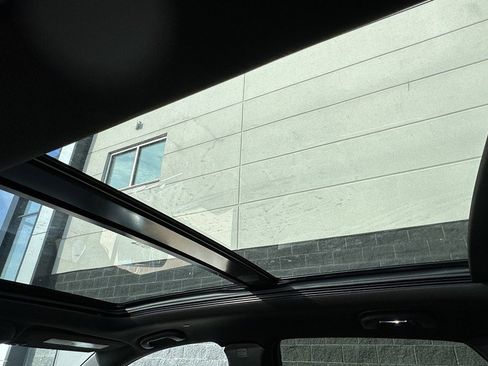 Certified 2025 Cadillac XT5 Premium Luxury image 9