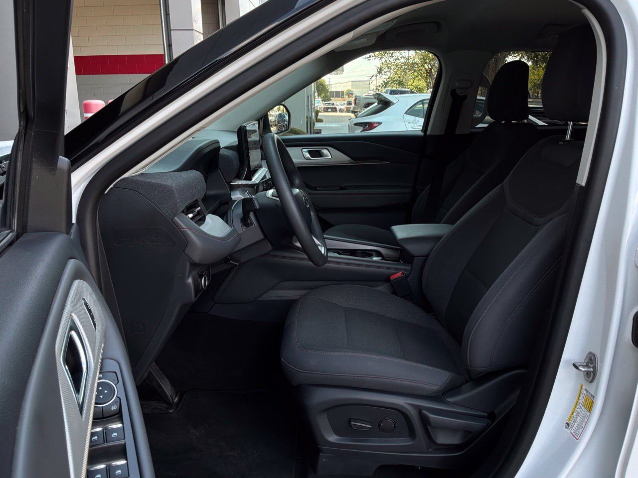 Used 2026 Ford Explorer Active RWD image 10