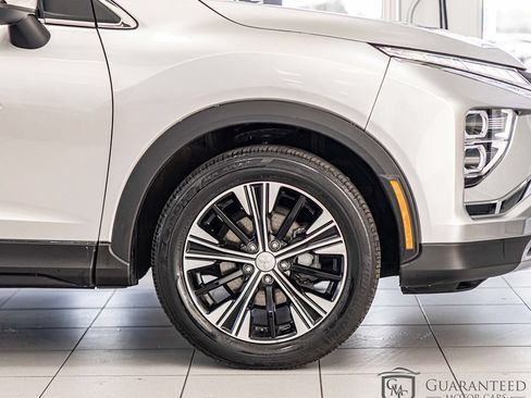 Used 2022 Mitsubishi Eclipse Cross SE FWD image 11
