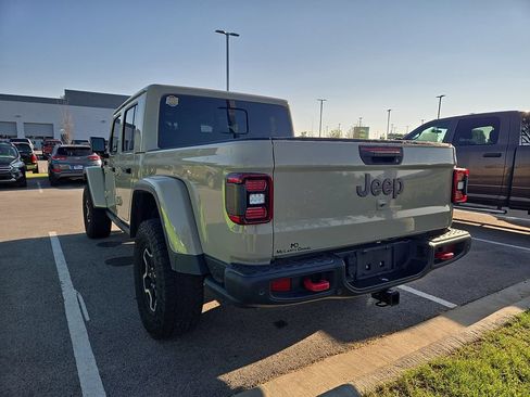 Used 2020 Jeep Gladiator Rubicon AWD/4WD image 2
