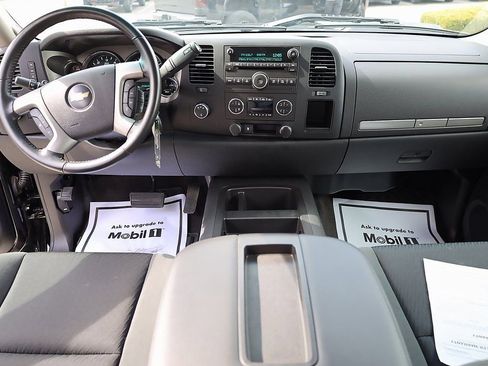 Used 2009 Chevrolet Silverado 2500 W/T AWD/4WD image 18