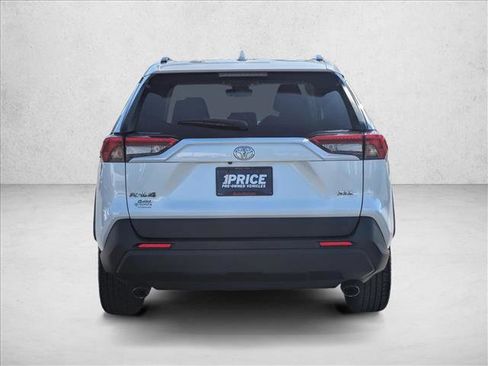 Used 2023 Toyota RAV4 XLE Premium image 6