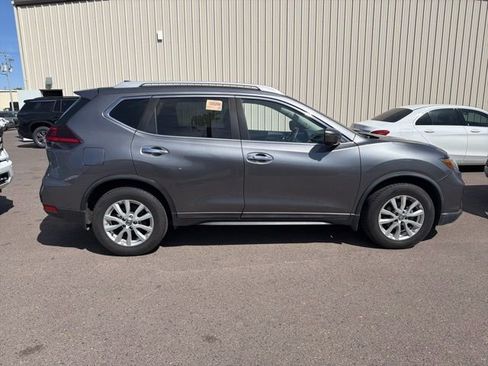 Used 2018 Nissan Rogue SV w/ Sun & Sound Touring Package image 2