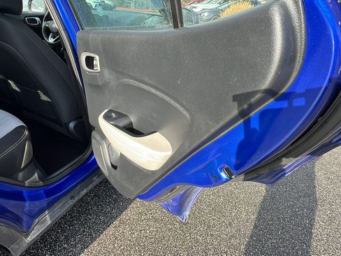 Used 2023 Hyundai Venue SEL image 20