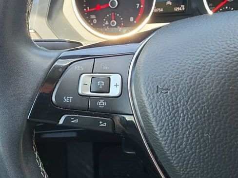 Used 2021 Volkswagen Tiguan SE w/ Panoramic Sunroof Package AWD/4WD image 13