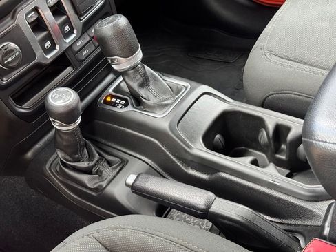 Used 2019 Jeep Wrangler Sport AWD/4WD image 34