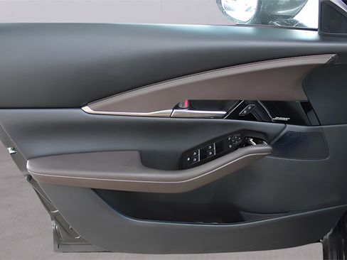 Used 2024 MAZDA CX-30 AWD 2.5 S w/ Premium Package image 13