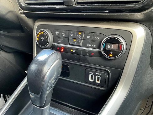 Used 2020 Ford EcoSport Titanium image 26