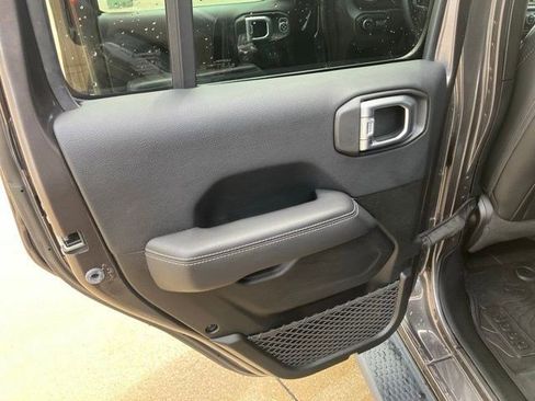 Certified 2019 Jeep Wrangler Unlimited Sahara AWD/4WD image 26