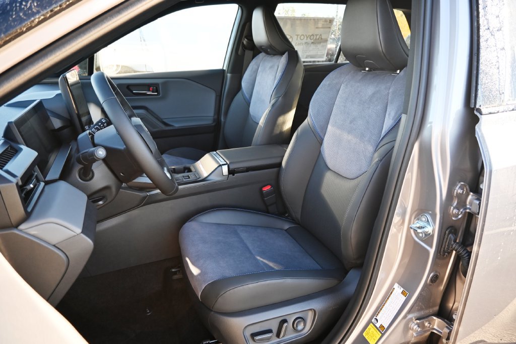 New 2026 Toyota RAV4 XSE w/ Weather Package AWD/4WD image 10