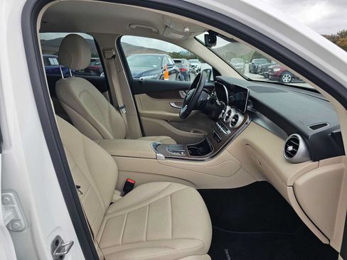 Used 2022 Mercedes-Benz GLC 300 image 10