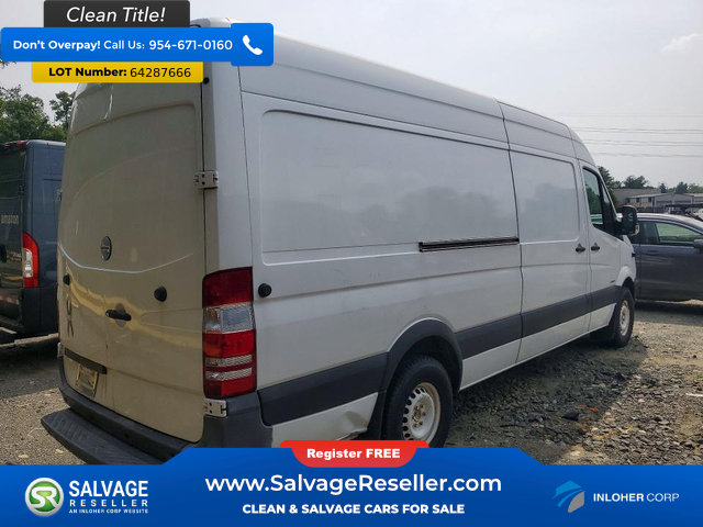 Used 2014 Freightliner Sprinter 2500 RWD image 4