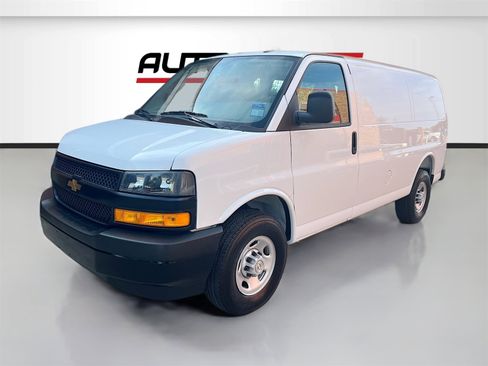 Used 2025 Chevrolet Express 2500 w/ Driver Convenience Package image 3
