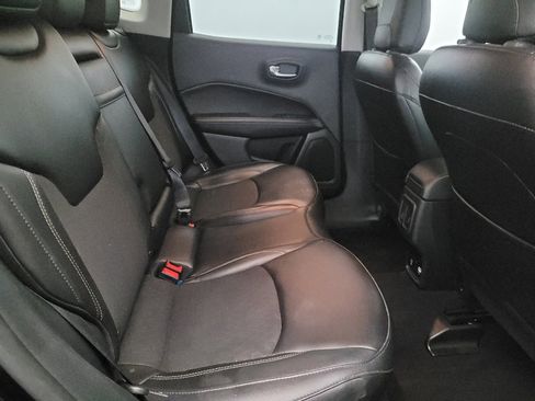 Used 2019 Jeep Compass Latitude w/ Popular Equipment Group AWD/4WD image 19