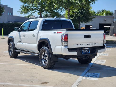 Used 2022 Toyota Tacoma TRD Off-Road w/ TRD Premium Off Road Package AWD/4WD image 4