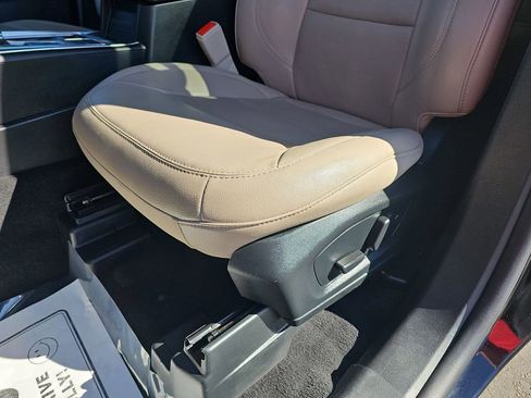 Used 2023 Ford Explorer Limited image 34