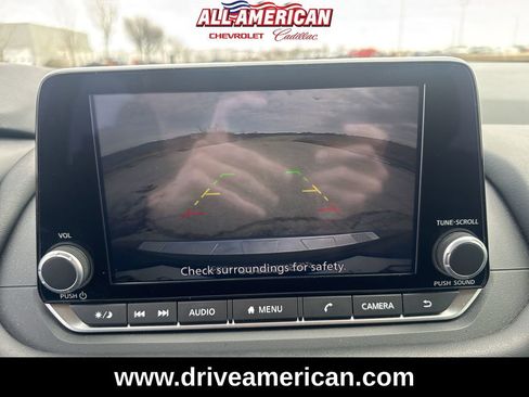 Used 2024 Nissan Rogue SV w/ SV Premium Package image 14