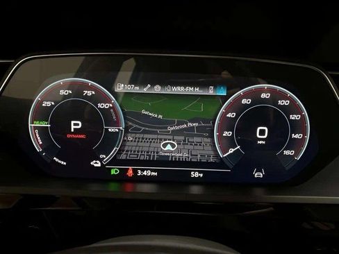 Used 2024 Audi Q8 e-tron Premium Plus w/ Premium Plus Package image 9