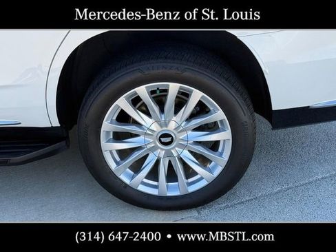 Used 2023 Cadillac Escalade Luxury AWD/4WD image 7