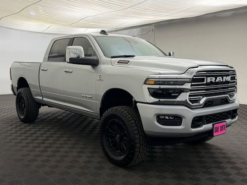 Used 2026 RAM 2500 Laramie AWD/4WD image 7