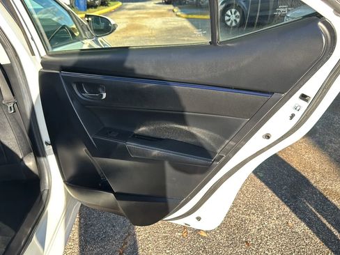 Used 2019 Toyota Corolla SE image 29