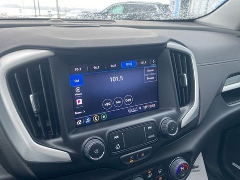 Used 2023 GMC Terrain SLT w/ Infotainment Package II image 12