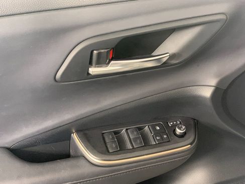 Used 2023 Toyota Crown XLE image 15