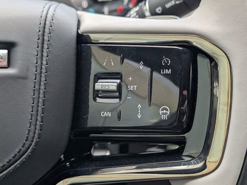 New 2026 Land Rover Range Rover Velar Dynamic SE AWD/4WD image 22