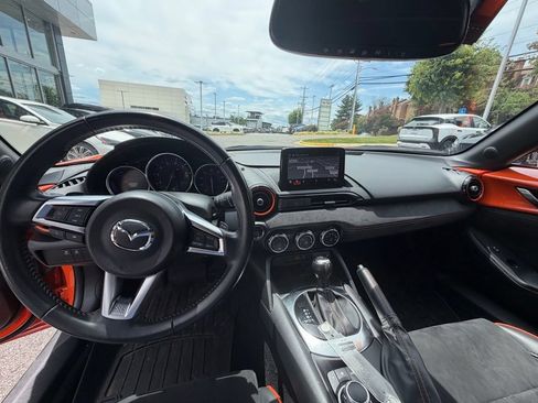 Used 2019 MAZDA MX-5 Miata 30th Anniversary RWD image 5