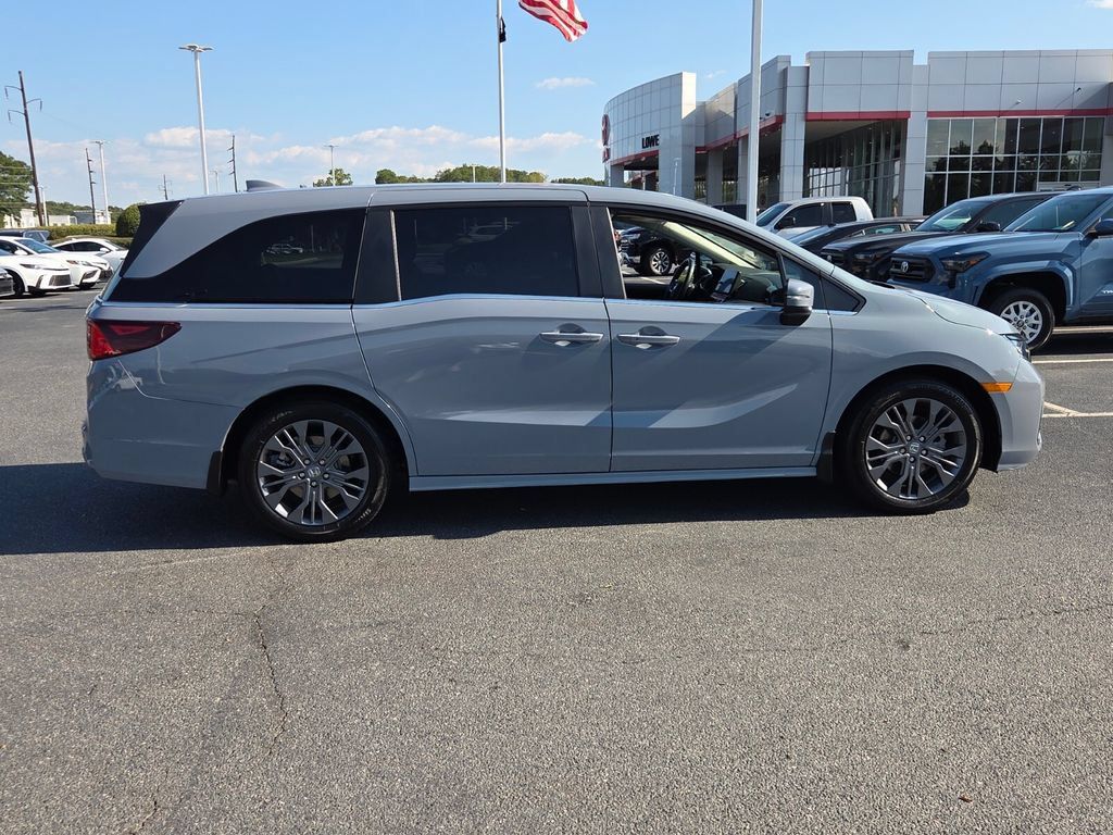 Used 2025 Honda Odyssey Touring image 14