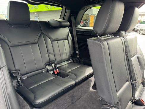 Used 2020 Land Rover Discovery Landmark image 19