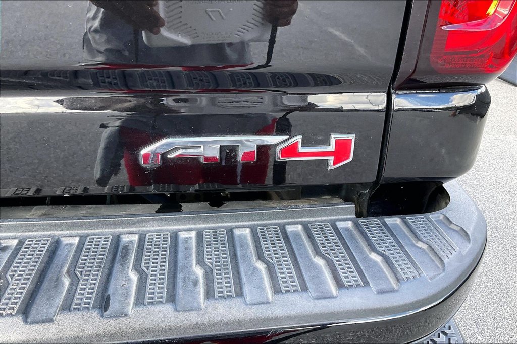 Used 2022 GMC Sierra 3500 AT4 w/ Gooseneck/5TH Wheel Package AWD/4WD image 28