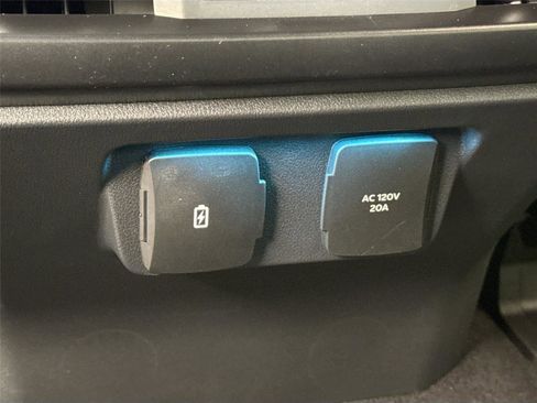 Used 2025 Ford F150 Raptor image 38