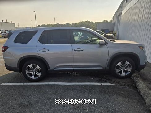 Used 2024 Honda Pilot EX-L image 6