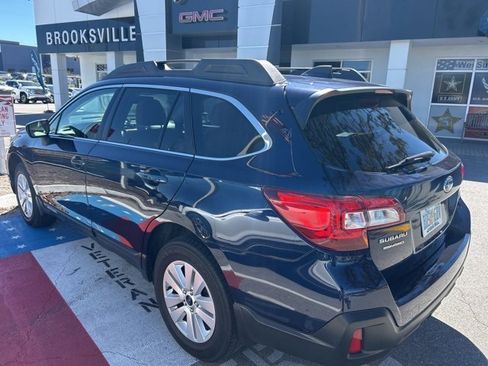 Used 2018 Subaru Outback 2.5i Premium image 5