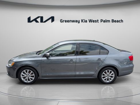 Used 2012 Volkswagen Jetta SE FWD image 4
