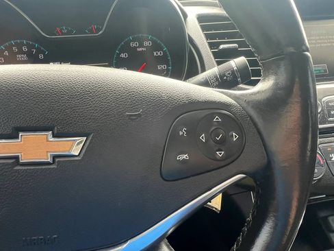 Used 2015 Chevrolet Impala LT w/ Convenience Package FWD image 17